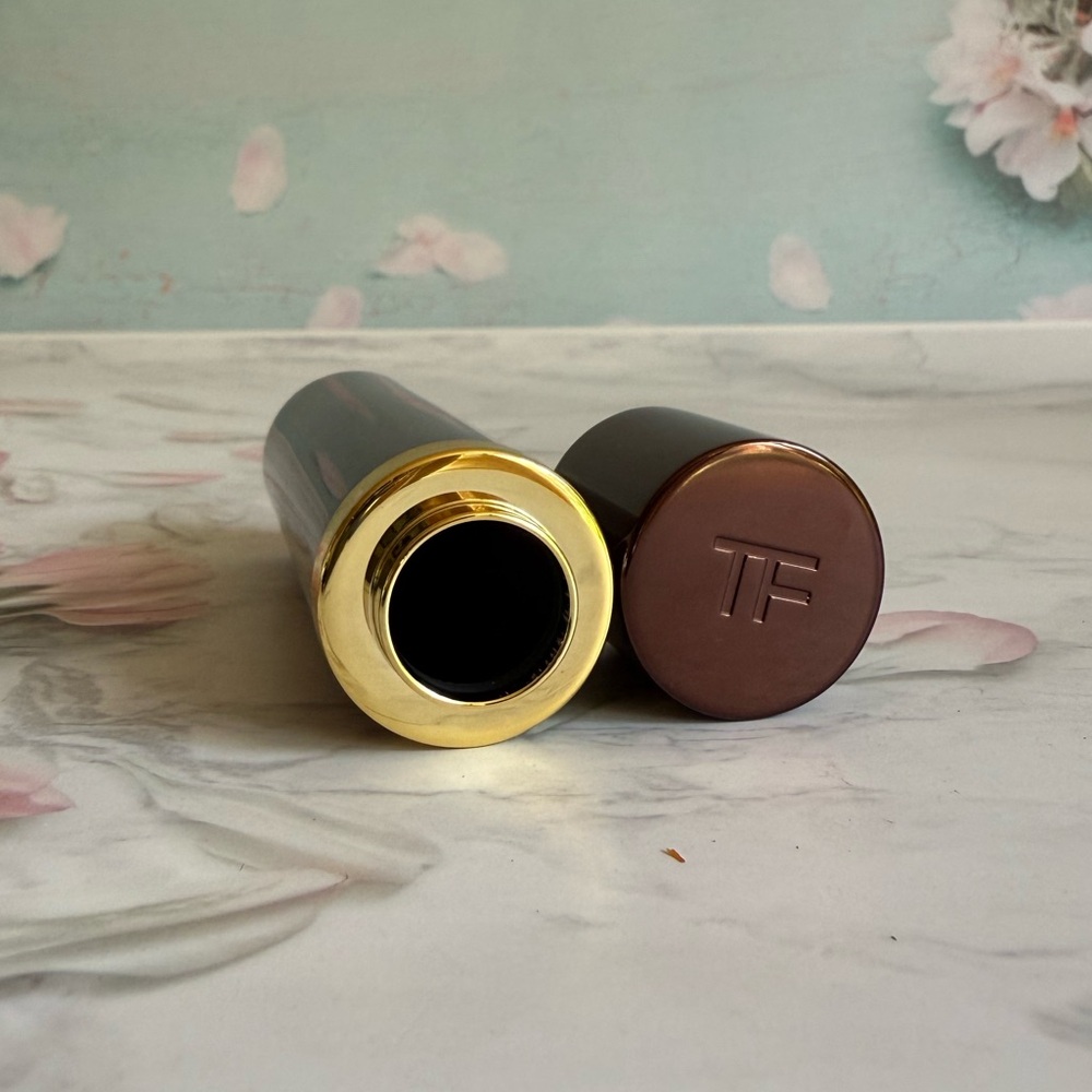 Tom Ford Private Blend Atomizer/ Case for Travel, New, Magnet Cap - Picture 3 of 3
